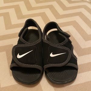 Nike adjustable sunray sandals 5c
